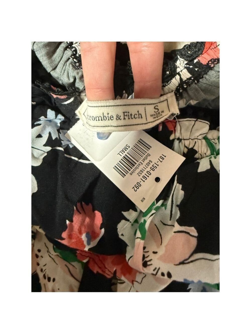 Women's Abercrombie & Fitch Romper Size S Black Floral - Picture 4 of 4